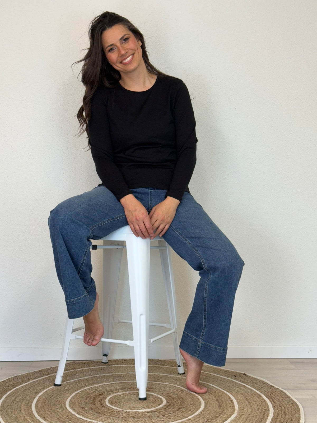 EBONY_WOMENS 100% MERINO (210) LONG SLEEVE CREW TOP BLACK EBAS553 _ WOMENS 100% MERINO (210) LONG SLEEVE CREW TOP BLACK EBAS553 _ Ebony Boutique NZ