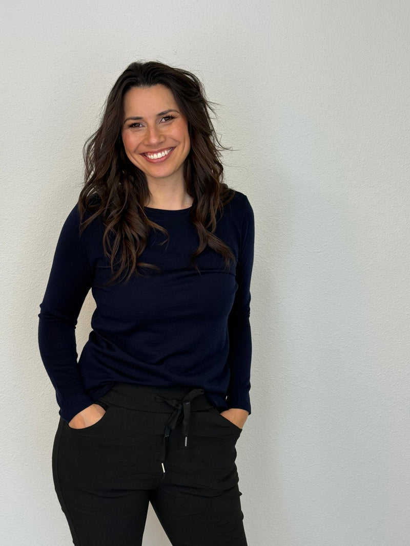 EBONY_WOMENS 100% MERINO (210) LONG SLEEVE CREW TOP FRENCH NAVY EBAS553 _ WOMENS 100% MERINO (210) LONG SLEEVE CREW TOP FRENCH NAVY EBAS553 _ Ebony Boutique NZ
