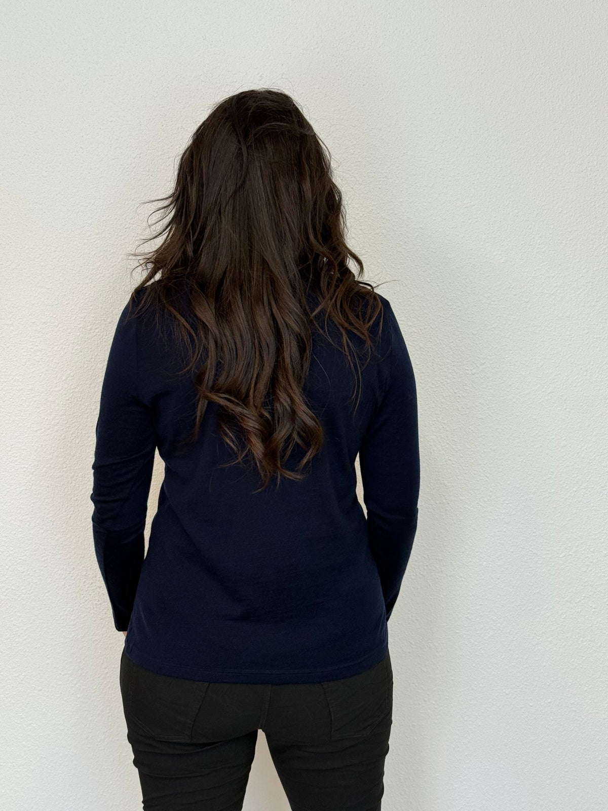 EBONY_WOMENS 100% MERINO (210) LONG SLEEVE CREW TOP FRENCH NAVY EBAS553 _ WOMENS 100% MERINO (210) LONG SLEEVE CREW TOP FRENCH NAVY EBAS553 _ Ebony Boutique NZ