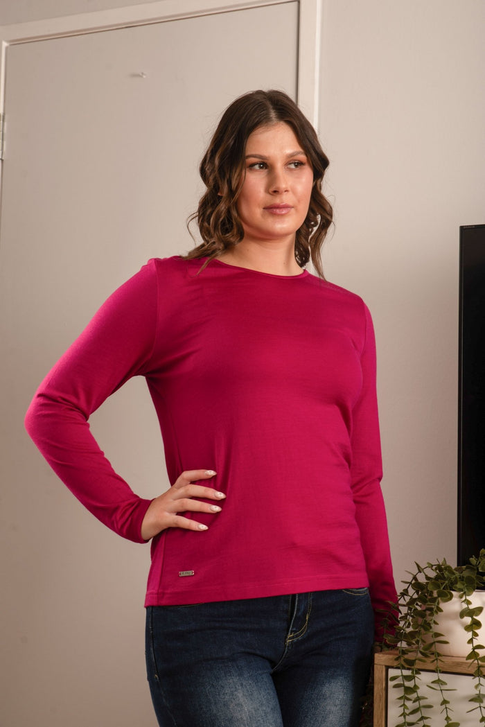 EBONY_WOMENS 100% MERINO (210) LONG SLEEVE CREW TOP RASPBERRY EBAS553 _ WOMENS 100% MERINO (210) LONG SLEEVE CREW TOP RASPBERRY EBAS553 _ Ebony Boutique NZ