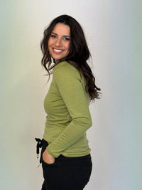 EBONY_WOMENS 100% MERINO (210) LONG SLEEVE CREW TOP SUMMER PEAR _ WOMENS 100% MERINO (210) LONG SLEEVE CREW TOP SUMMER PEAR _ Ebony Boutique NZ