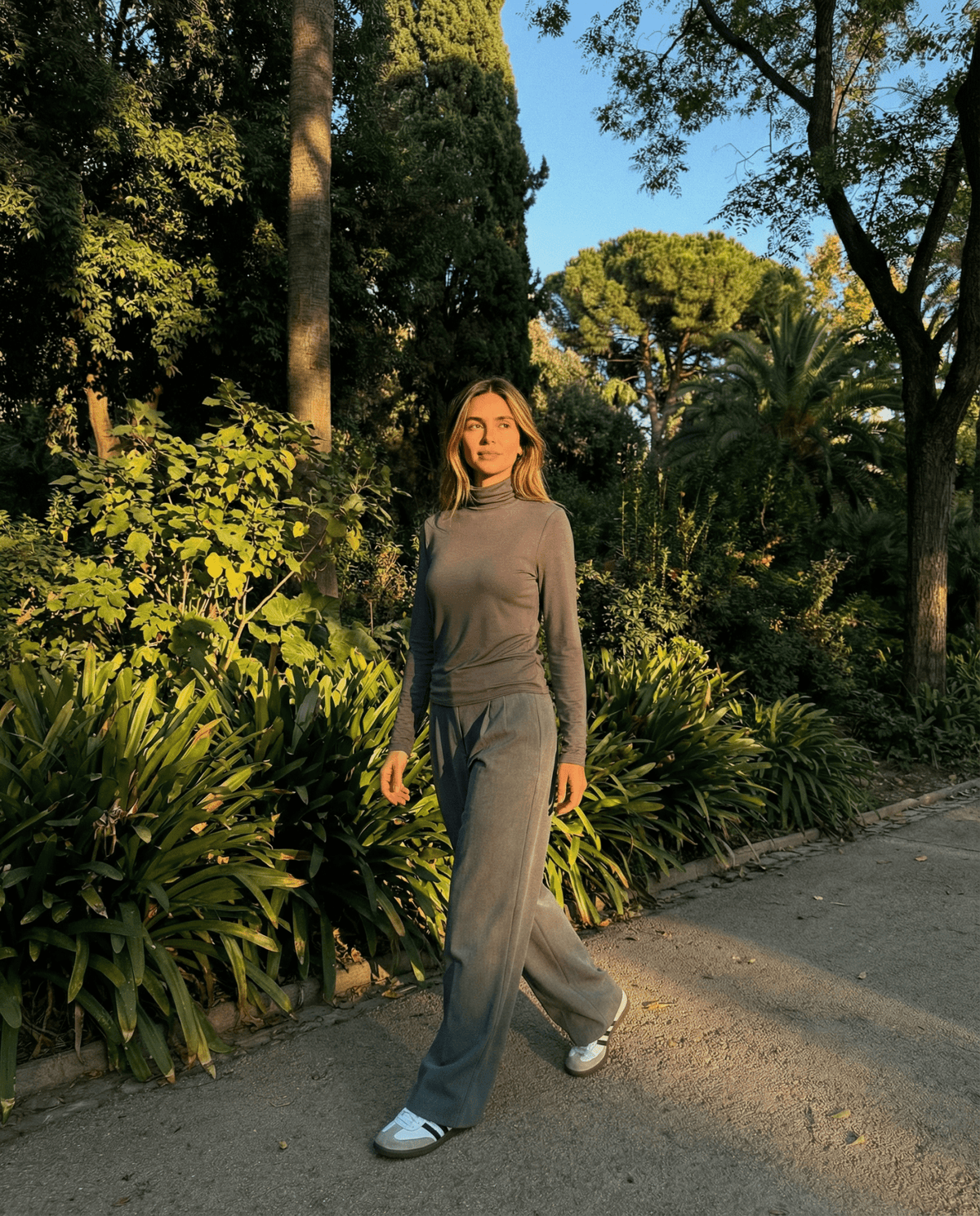 WOMENS 100% MERINO (210) LONG SLEEVE HIGH NECK TOP MOCHA EBAS515_by_EBONY_women's_in_New Zealand_ WOMENS 100% MERINO (210) LONG SLEEVE HIGH NECK TOP MOCHA EBAS515 _