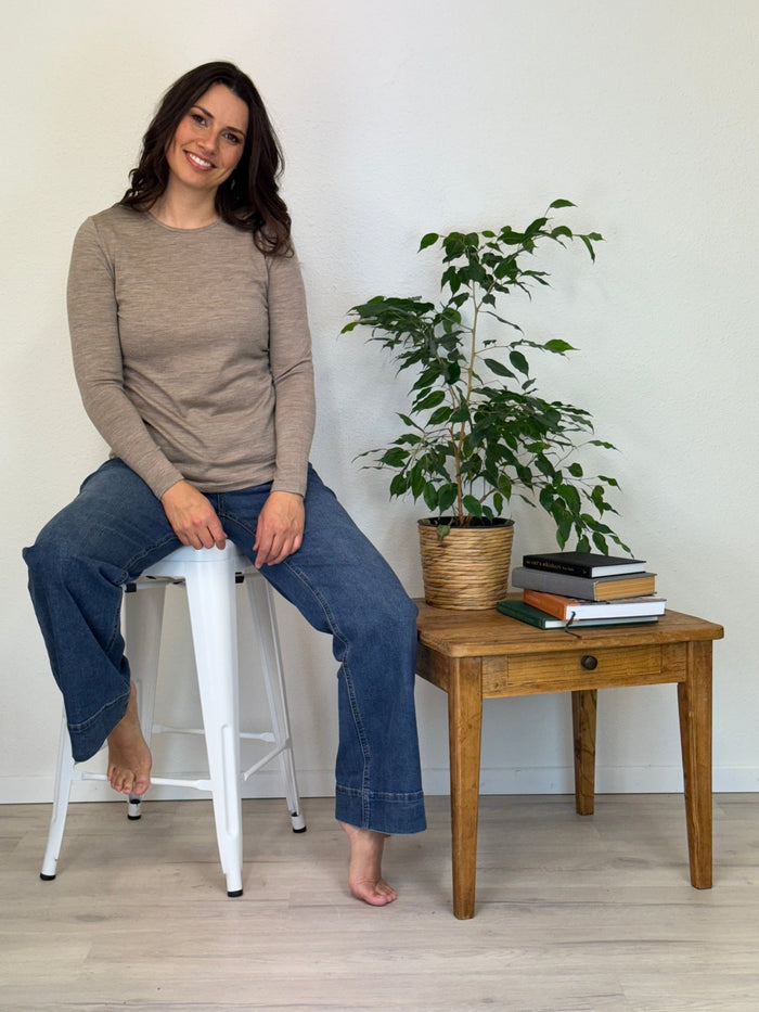 EBONY_WOMENS 100% MERINO (210) LONG SLEEVE SATIN CREW TOP CAPPUCCINO _ WOMENS 100% MERINO (210) LONG SLEEVE SATIN CREW TOP CAPPUCCINO _ Ebony Boutique NZ