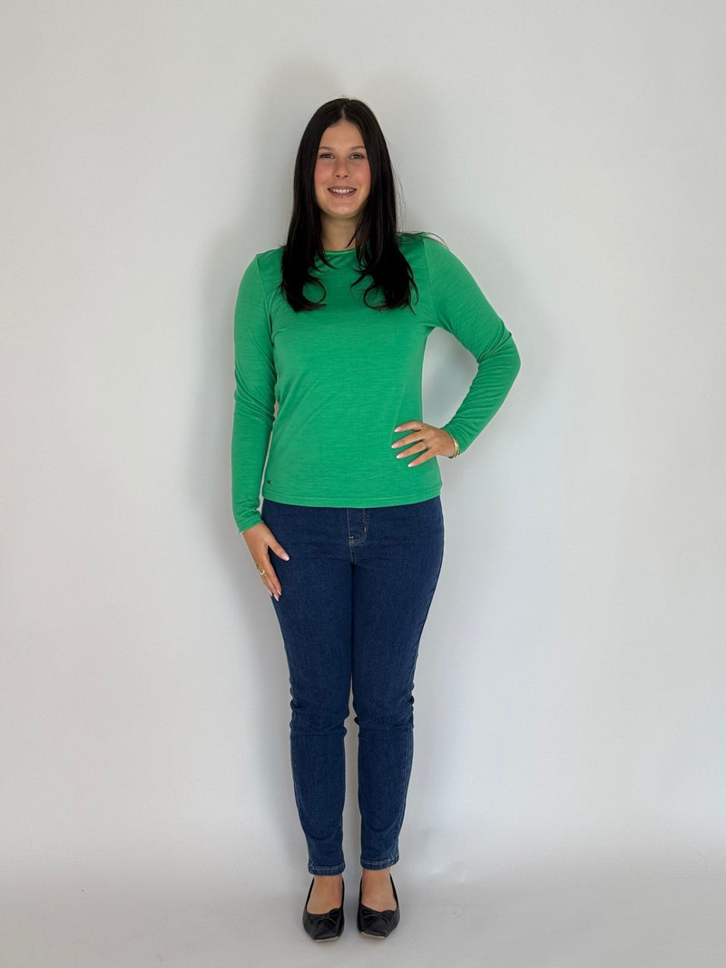 EBONY_WOMENS 100% MERINO (210) LONG SLEEVE SATIN CREW TOP VERDE EBAS503 _ WOMENS 100% MERINO (210) LONG SLEEVE SATIN CREW TOP VERDE EBAS503 _ Ebony Boutique NZ