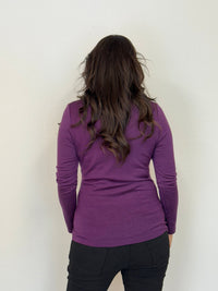 EBONY_WOMENS 100% MERINO (210) LONG SLEEVE V NECK TOP ITALIAN PLUM _ WOMENS 100% MERINO (210) LONG SLEEVE V NECK TOP ITALIAN PLUM _ Ebony Boutique NZ