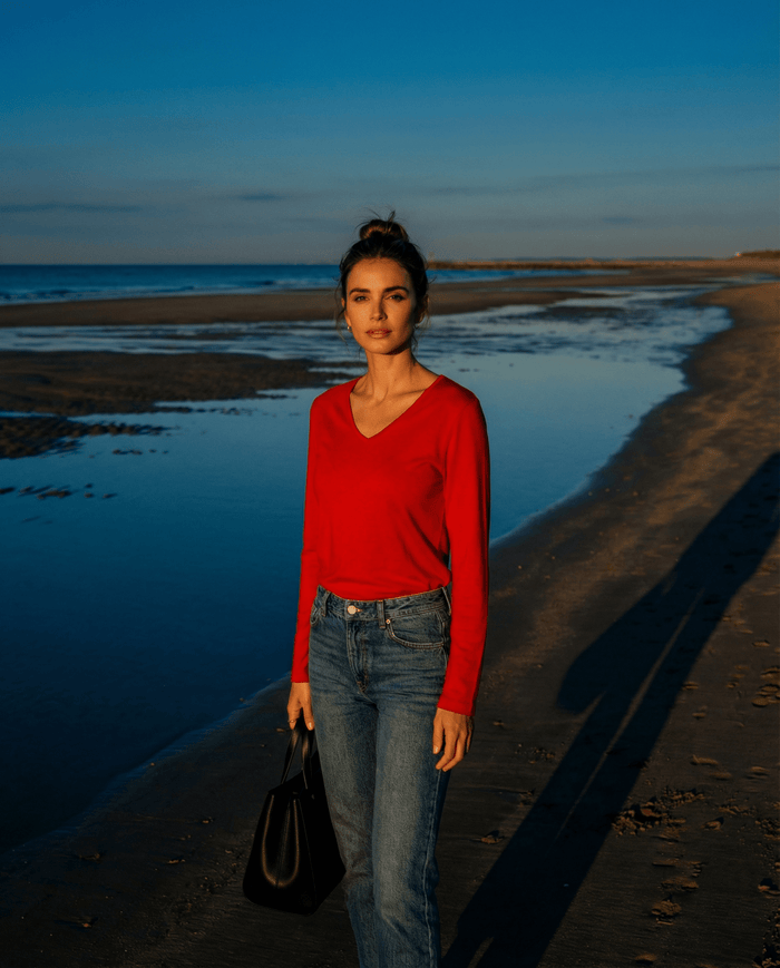 WOMENS 100% MERINO (210) LONG SLEEVE V NECK TOP RUBY EBAS556_by_EBONY_women's_in_New Zealand_ WOMENS 100% MERINO (210) LONG SLEEVE V NECK TOP RUBY EBAS556 _