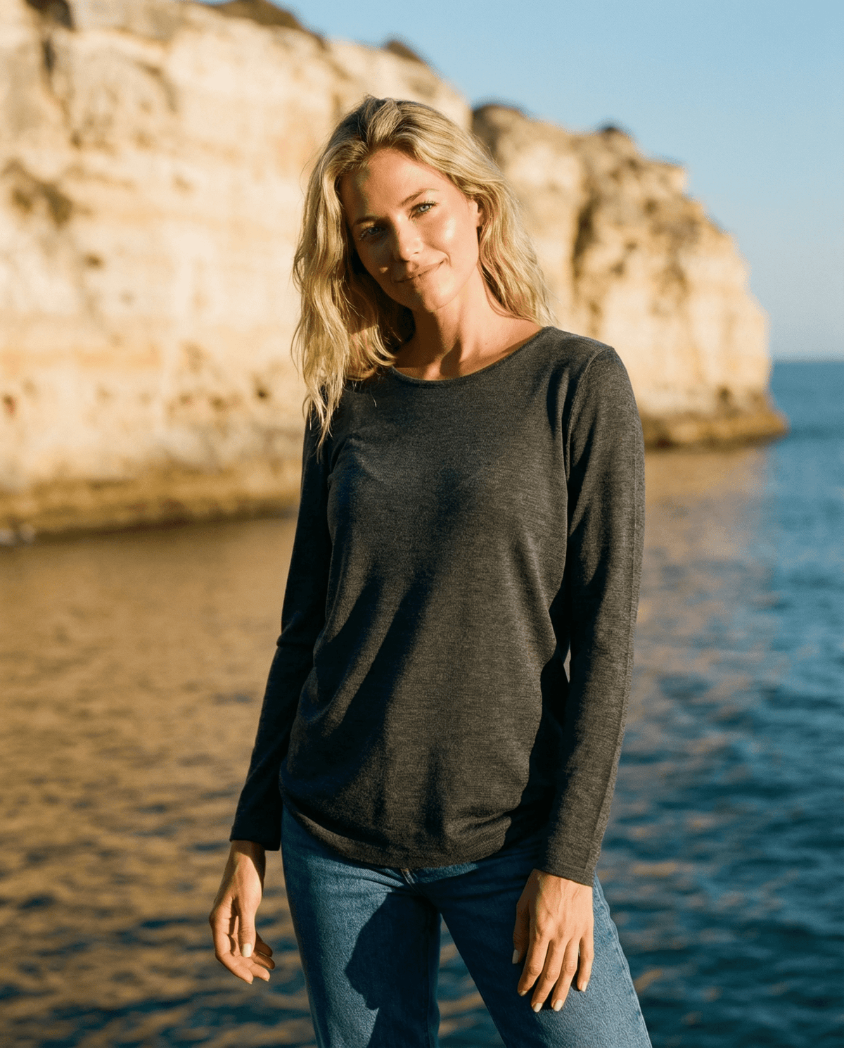 WOMENS 100% MERINO (210) LONGLINE SCOOP LONG SLEEVE TOP CHARCOAL EBAS548_by_EBONY_women's_in_New Zealand_ WOMENS 100% MERINO (210) LONGLINE SCOOP LONG SLEEVE TOP CHARCOAL EBAS548 _