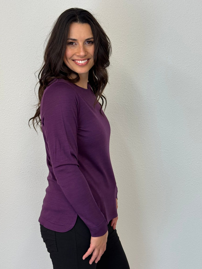 EBONY_WOMENS 100% MERINO WOOL (210) CURVE HEM LONG SLEEVE JUMPER ITALIAN PLUM _ WOMENS 100% MERINO WOOL (210) CURVE HEM LONG SLEEVE JUMPER ITALIAN PLUM _ Ebony Boutique NZ