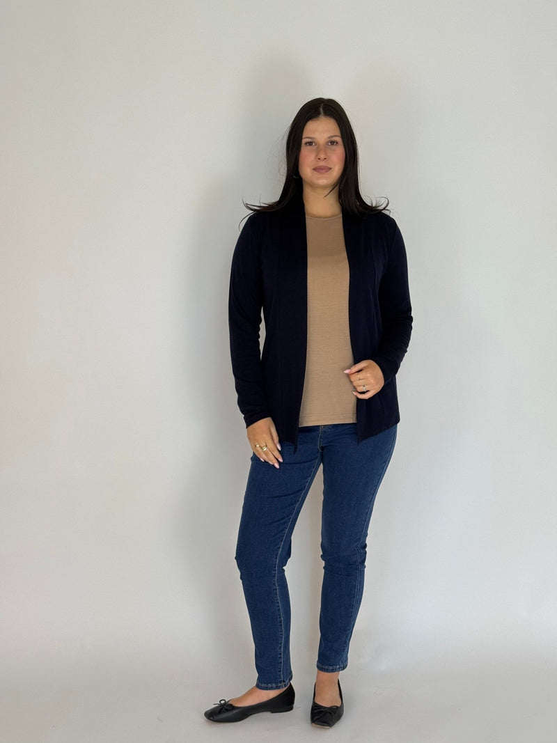 EBONY_WOMEN'S 100% MERINO WOOL (210) LONG SLEEVE CURVE HEM TOP SAND EBAS583 _ WOMEN'S 100% MERINO WOOL (210) LONG SLEEVE CURVE HEM TOP SAND EBAS583 _ Ebony Boutique NZ
