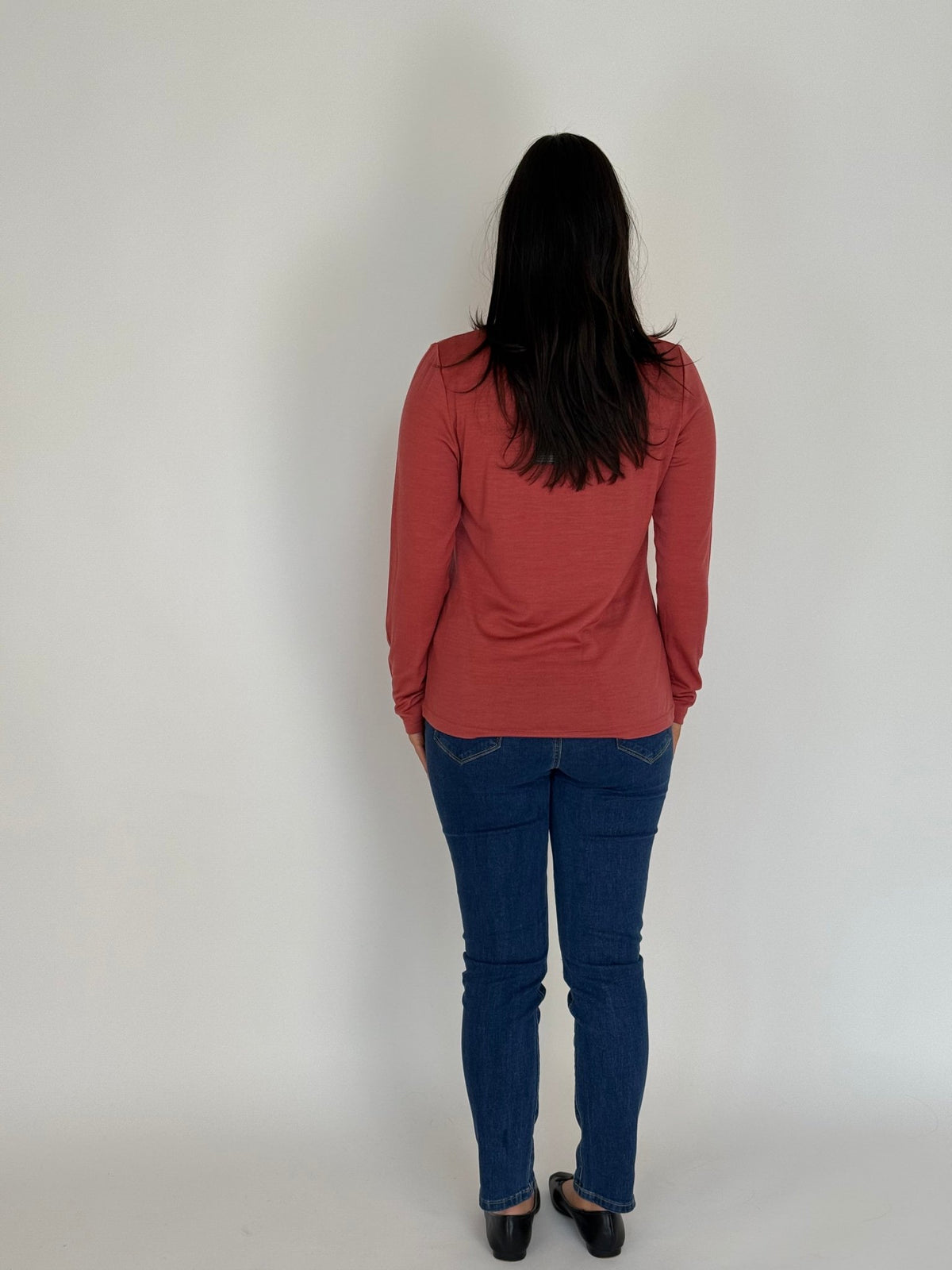 EBONY_WOMEN'S 100% MERINO WOOL (210) LONG SLEEVE SATIN CREW TOP BRICK EBAS503 _ WOMEN'S 100% MERINO WOOL (210) LONG SLEEVE SATIN CREW TOP BRICK EBAS503 _ Ebony Boutique NZ