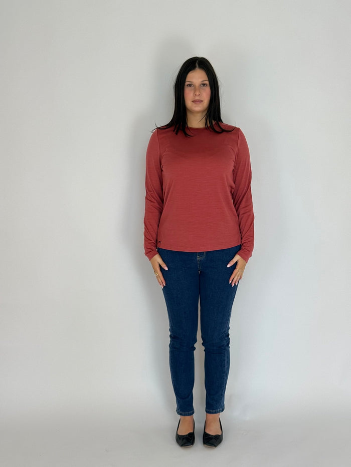 EBONY_WOMEN'S 100% MERINO WOOL (210) LONG SLEEVE SATIN CREW TOP BRICK EBAS503 _ WOMEN'S 100% MERINO WOOL (210) LONG SLEEVE SATIN CREW TOP BRICK EBAS503 _ Ebony Boutique NZ
