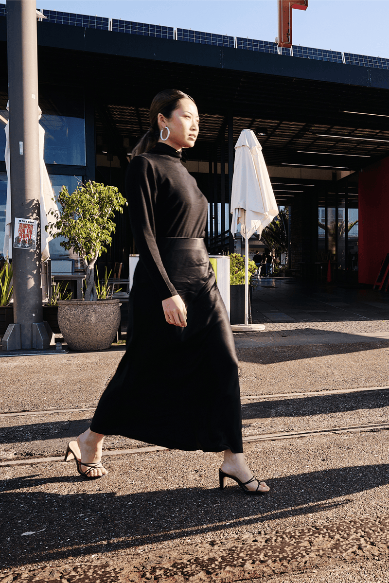 EBONY_WOMEN'S 100% MERINO WOOL (210) LONG SLEEVE TURTLE NECK JUMPER BLACK EBAS504 _ WOMEN'S 100% MERINO WOOL (210) LONG SLEEVE TURTLE NECK JUMPER BLACK EBAS504 _ Ebony Boutique NZ