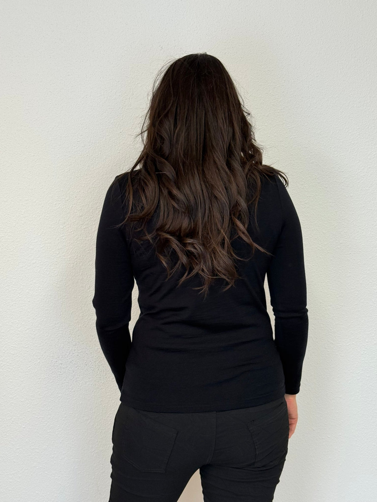 EBONY_WOMEN'S 100% MERINO WOOL (210) LONG SLEEVE TURTLE NECK JUMPER BLACK EBAS504 _ WOMEN'S 100% MERINO WOOL (210) LONG SLEEVE TURTLE NECK JUMPER BLACK EBAS504 _ Ebony Boutique NZ