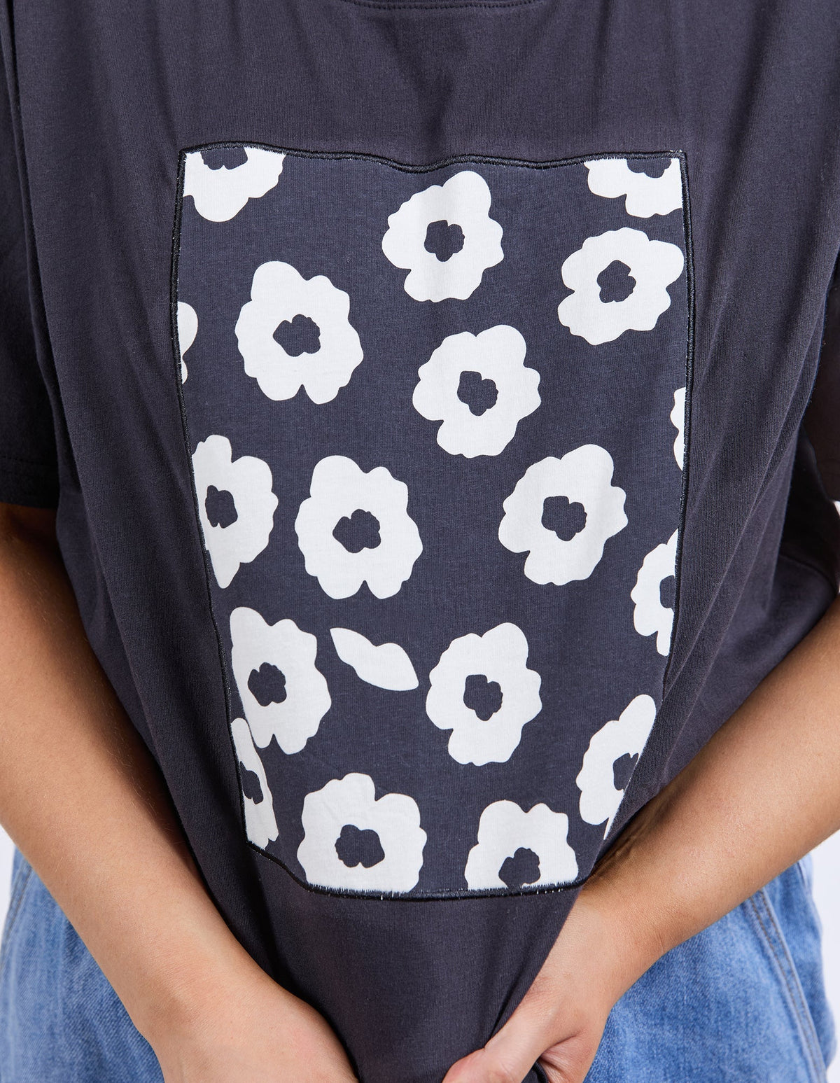 ELM_AZALEA TEE NAVY _ AZALEA TEE NAVY _ Ebony Boutique NZ