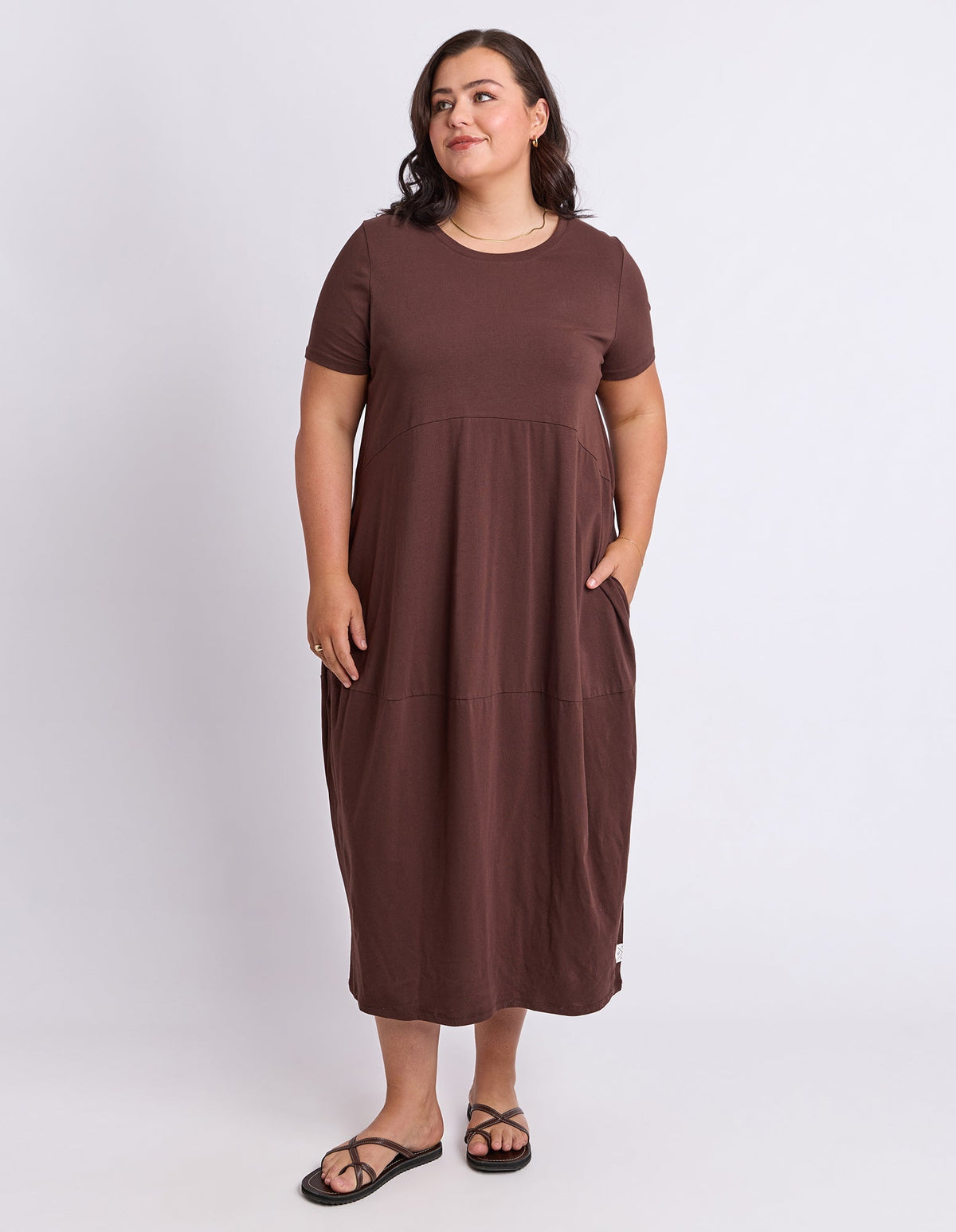 DIANA SHORT SLEEVE DRESS CHOCOLATE_by_ELM_women's_in_New Zealand_ MODEL _