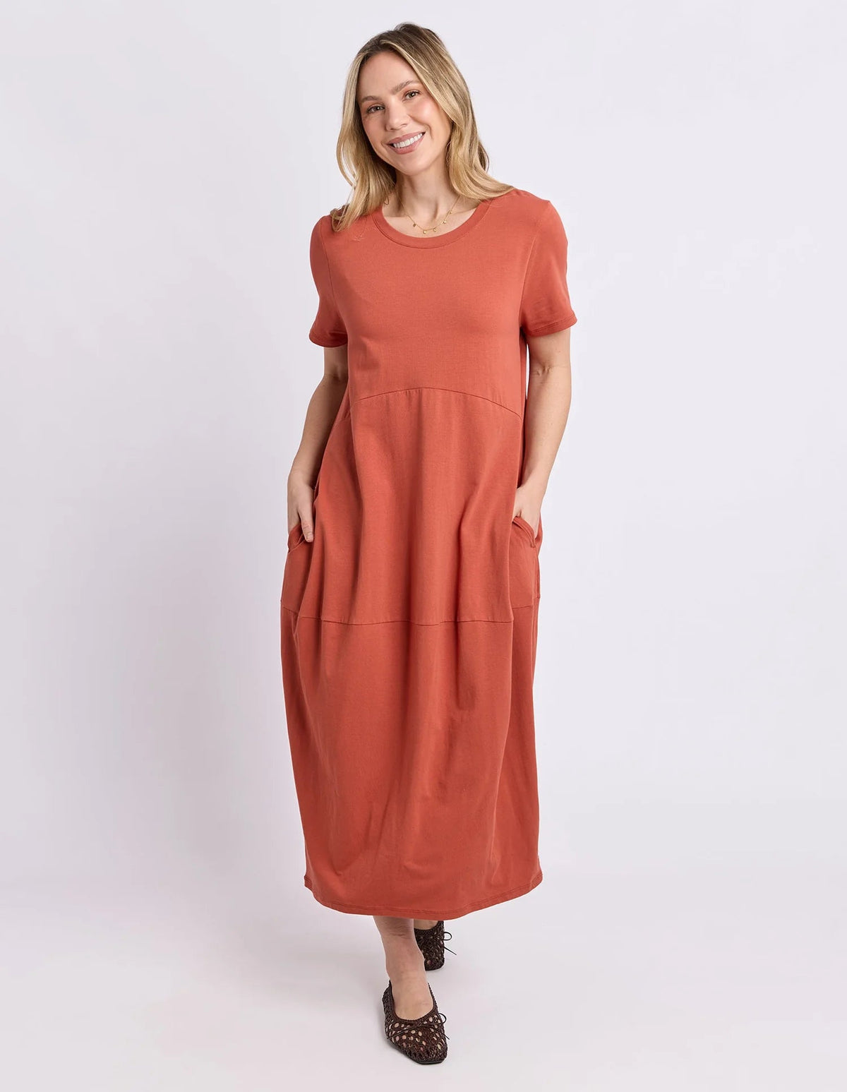 DIANA SHORT SLEEVE DRESS EARTH BROWN_by_ELM_women's_in_New Zealand_ DIANA SHORT SLEEVE DRESS EARTH BROWN _