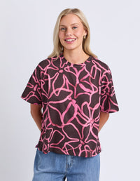 PALMA TEE ALL OVER PRINT MULTI_by_ELM_women's_in_New Zealand_ MODEL _