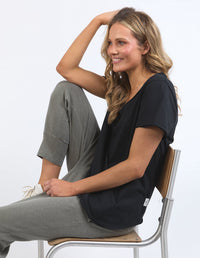 ELM_PIMA VEE TEE BLACK _ PIMA VEE TEE BLACK _ Ebony Boutique NZ