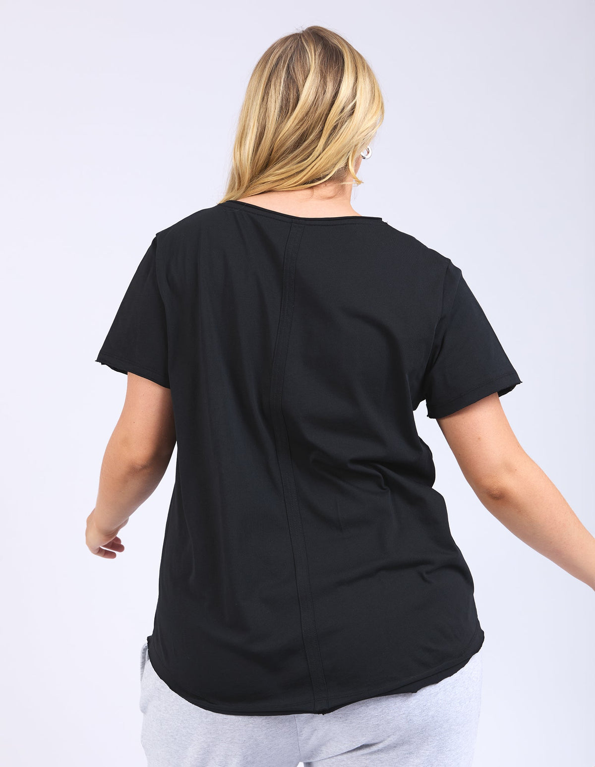 ELM_PIMA VEE TEE BLACK _ PIMA VEE TEE BLACK _ Ebony Boutique NZ