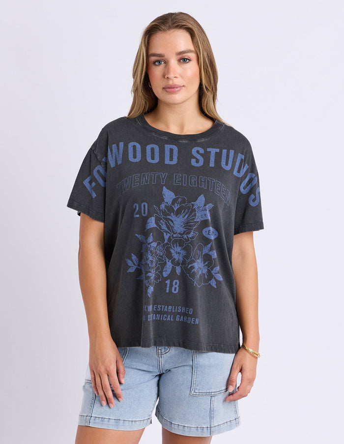 BOTANICAL GARDEN TEE WASHED WASHED WASHED WASHED WASHED WASHED BLACK_by_FOXWOOD_women's_in_New Zealand_ MODEL _