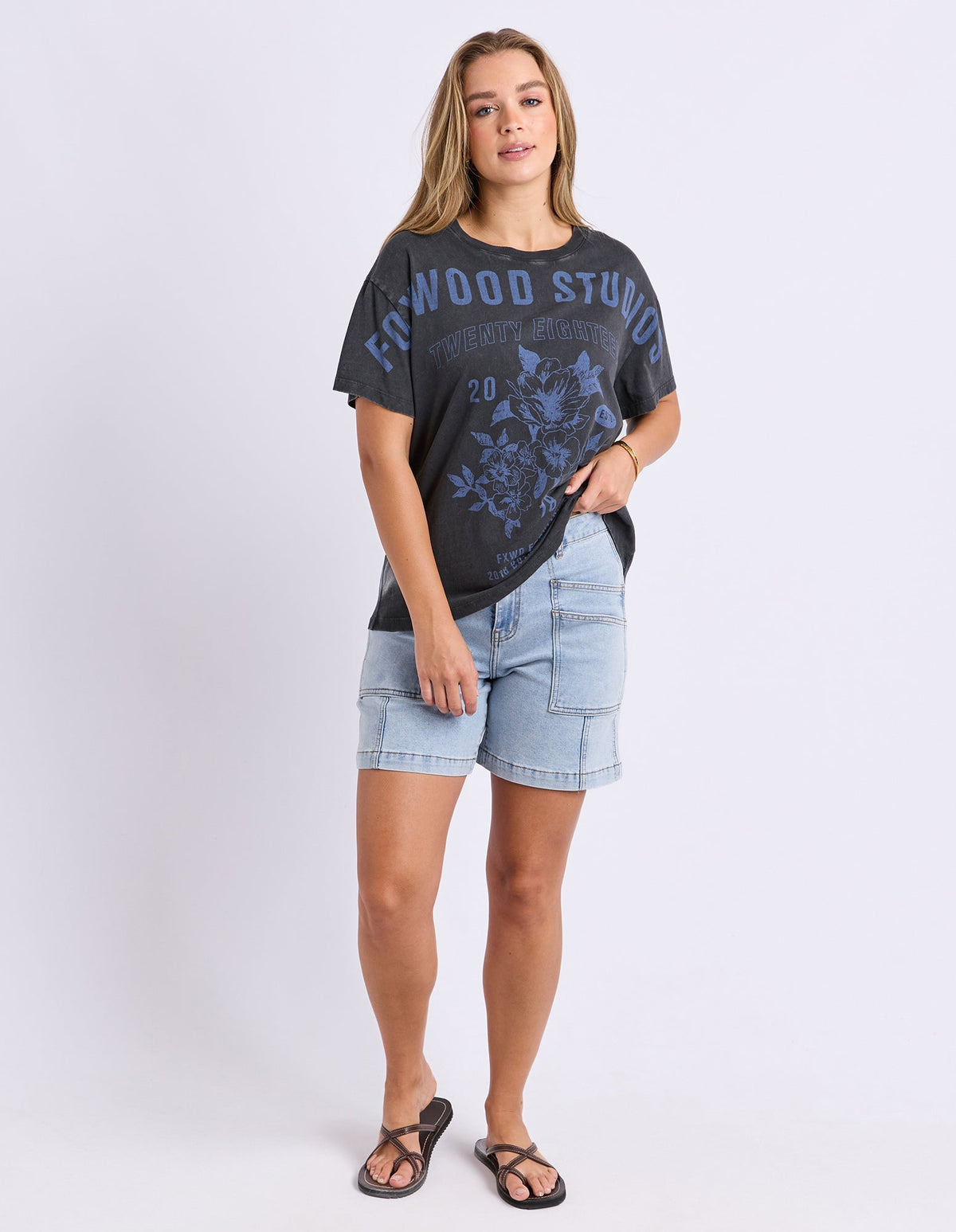 BOTANICAL GARDEN TEE WASHED WASHED WASHED WASHED WASHED WASHED BLACK_by_FOXWOOD_women's_in_New Zealand_ MODEL _