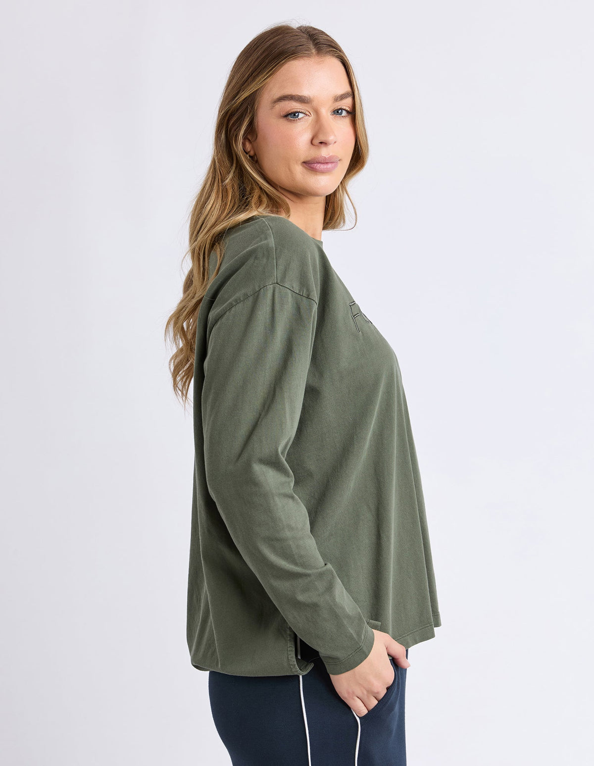 SIMPLIFIED LONG SLEEVE TEE KHAKI_by_FOXWOOD_women's_in_New Zealand_ SIMPLIFIED LONG SLEEVE TEE KHAKI _