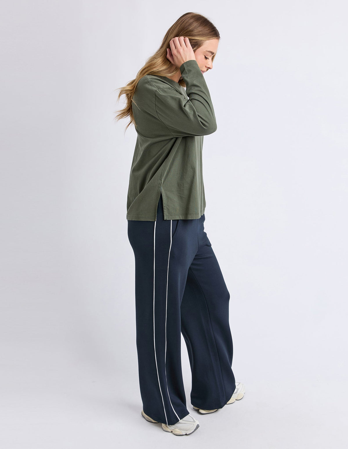 SIMPLIFIED LONG SLEEVE TEE KHAKI_by_FOXWOOD_women's_in_New Zealand_ SIMPLIFIED LONG SLEEVE TEE KHAKI _