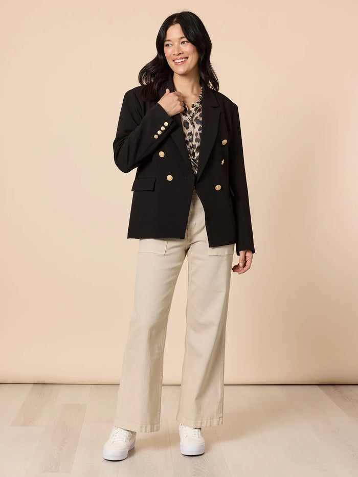 HUDSON JEAN NATURAL_by_GORDON SMITH_women's_in_New Zealand_ Gordon Smith Hudson Jean Natural women’s jeans styled in a New Zealand everyday outfit perfect for relaxed weekends travel and casual dressing _