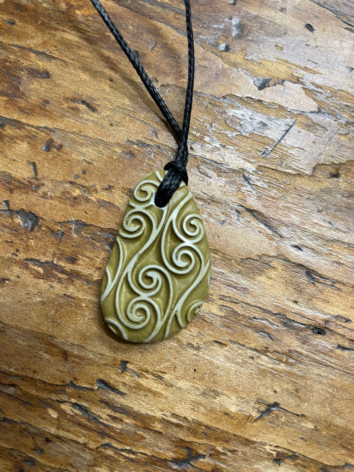 HEARTWOOD_HEARTWOOD TOUCHSTONE PENDANT AUTUMN TONES _ HEARTWOOD TOUCHSTONE PENDANT AUTUMN TONES _ Ebony Boutique NZ
