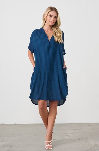 SEERSUCKER DRESS COLLAR AND CURVE HEM
