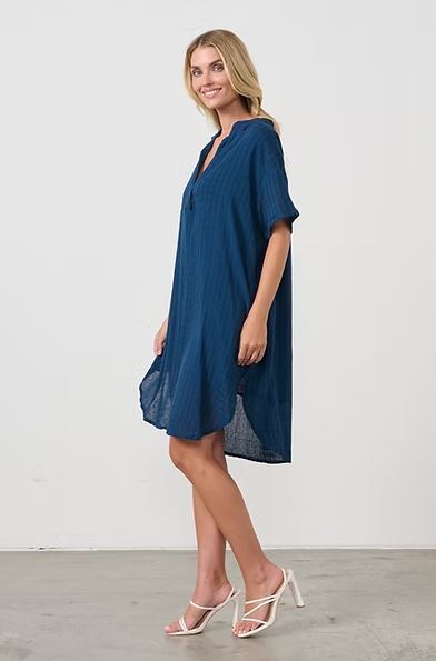 SEERSUCKER DRESS COLLAR AND CURVE HEM