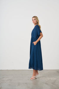 HOLMES AND FALLON_SEERSUCKER DRESS HIDDEN BUTTONS OXFORD BLUE _ SEERSUCKER DRESS HIDDEN BUTTONS OXFORD BLUE _ Ebony Boutique NZ