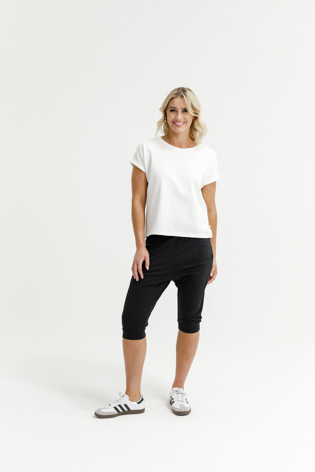 HOME - LEE_3/4 APARTMENT PANT BLACK WITH WHITE PRINT _ 3/4 APARTMENT PANT BLACK WITH WHITE PRINT _ Ebony Boutique NZ