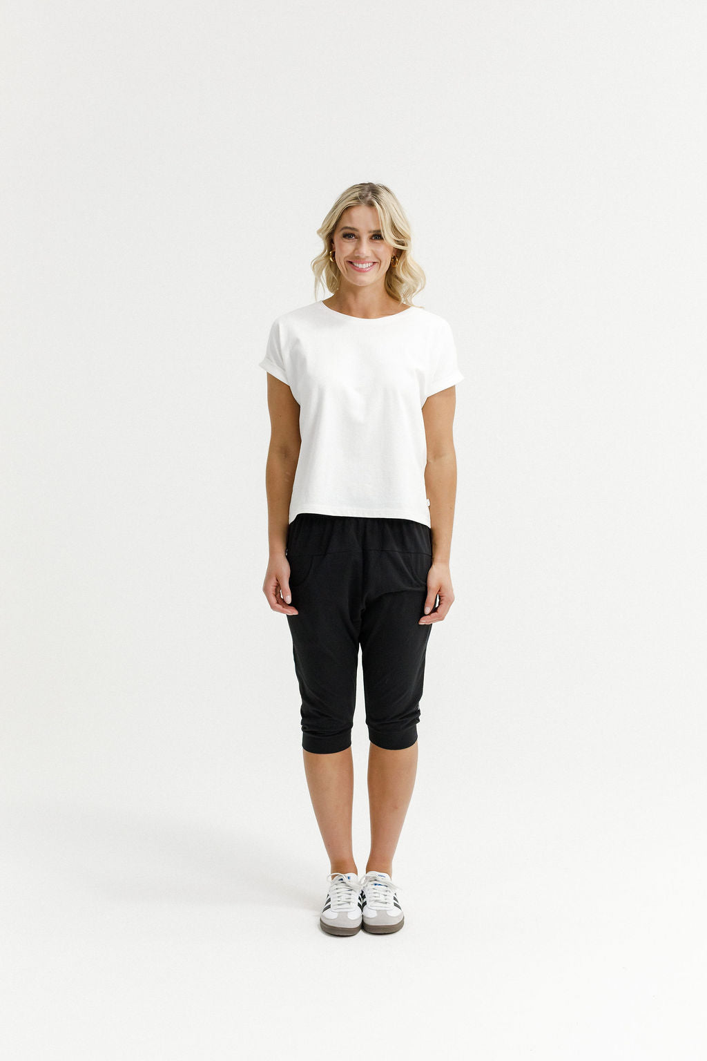 HOME - LEE_3/4 APARTMENT PANT BLACK WITH WHITE PRINT _ 3/4 APARTMENT PANT BLACK WITH WHITE PRINT _ Ebony Boutique NZ