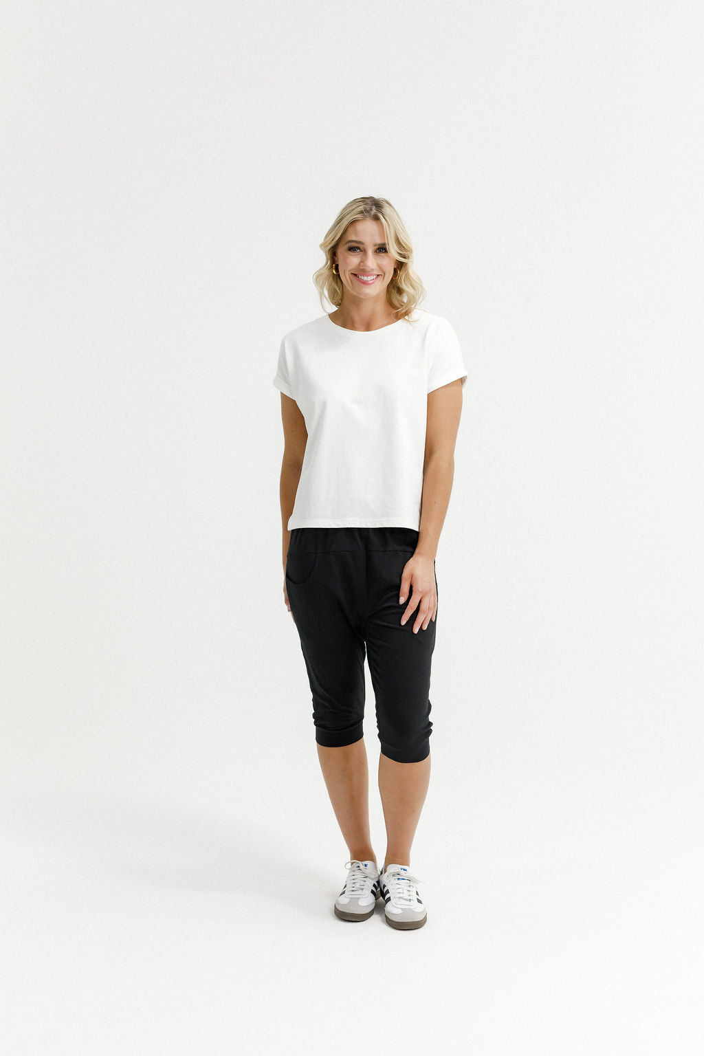 HOME - LEE_3/4 APARTMENT PANT BLACK WITH WHITE PRINT _ 3/4 APARTMENT PANT BLACK WITH WHITE PRINT _ Ebony Boutique NZ