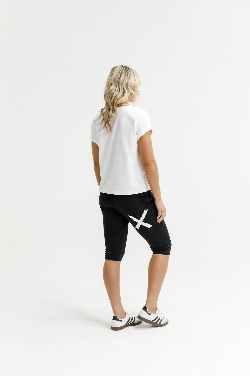 HOME - LEE_3/4 APARTMENT PANT BLACK WITH WHITE PRINT _ 3/4 APARTMENT PANT BLACK WITH WHITE PRINT _ Ebony Boutique NZ