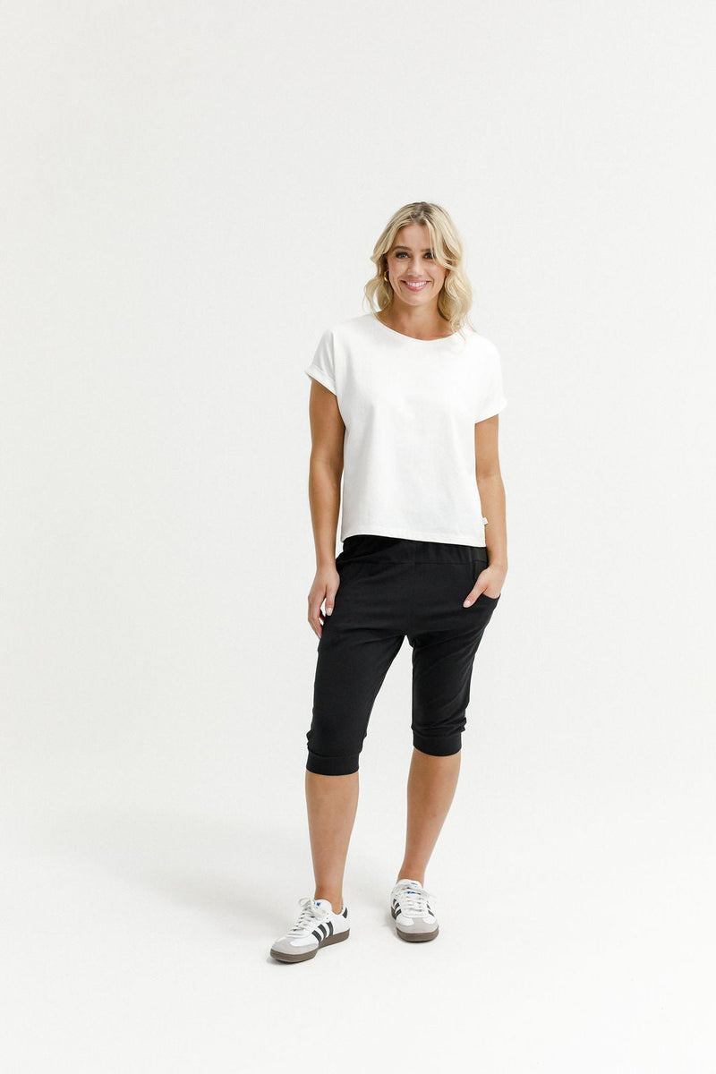 HOME - LEE_3/4 APARTMENT PANT BLACK WITH WHITE PRINT _ 3/4 APARTMENT PANT BLACK WITH WHITE PRINT _ Ebony Boutique NZ