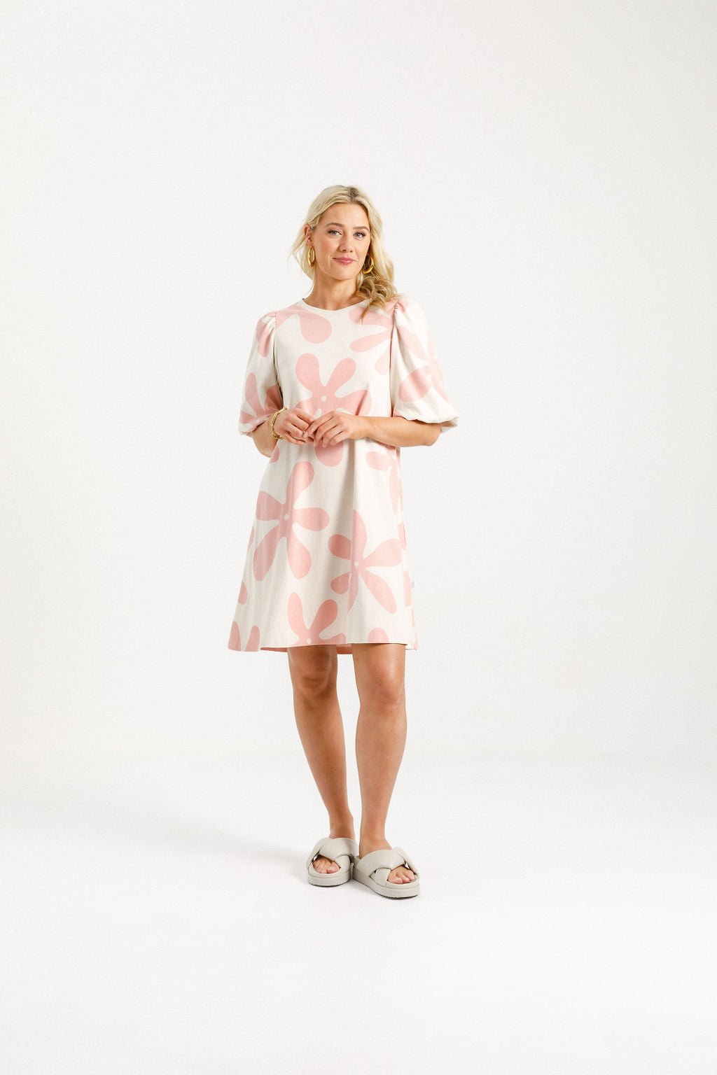 HOME LEE_IVY DRESS BLOSSOM DAISIES _ IVY DRESS BLOSSOM DAISIES _ Ebony Boutique NZ