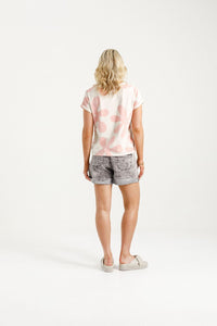 HOME LEE_JACKIE TEE BLOSSOM DAISIES _ JACKIE TEE BLOSSOM DAISIES _ Ebony Boutique NZ