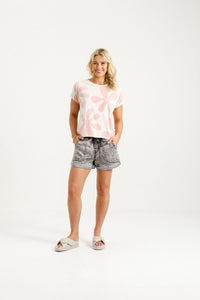 HOME LEE_JACKIE TEE BLOSSOM DAISIES _ JACKIE TEE BLOSSOM DAISIES _ Ebony Boutique NZ