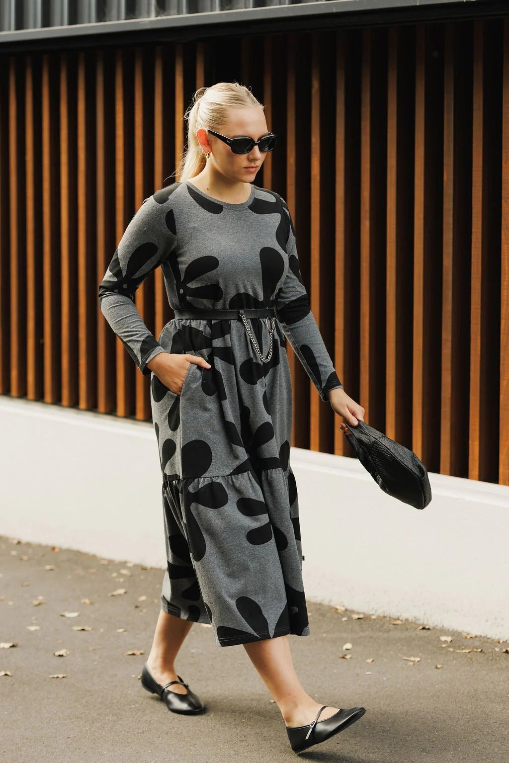 KAITLYN DRESS LONG SLEEVE GRAPHITE DAISIES_by_HOME LEE_women's_in_New Zealand_ KAITLYN DRESS LONG SLEEVE GRAPHITE DAISIES _