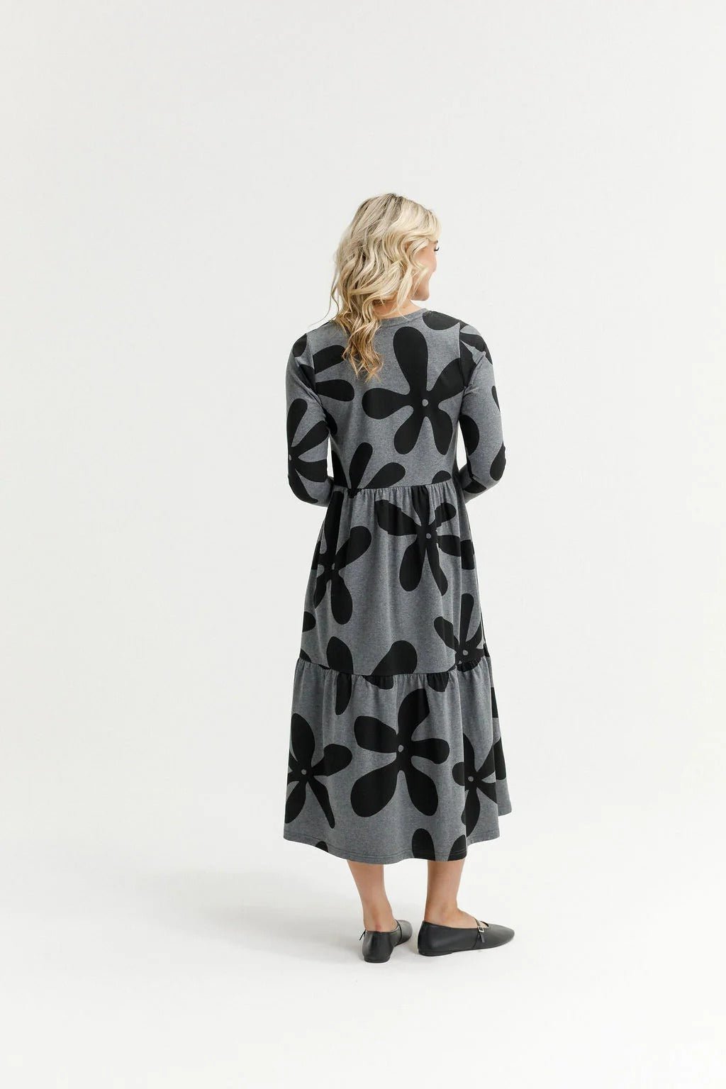 KAITLYN DRESS LONG SLEEVE GRAPHITE DAISIES_by_HOME LEE_women's_in_New Zealand_ KAITLYN DRESS LONG SLEEVE GRAPHITE DAISIES _