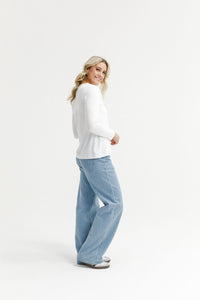 HOME LEE_TAYLOR TEE LONG SLEEVE WHITE _ TAYLOR TEE LONG SLEEVE WHITE _ Ebony Boutique NZ