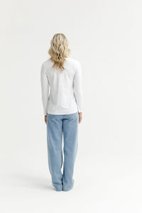 HOME LEE_TAYLOR TEE LONG SLEEVE WHITE _ TAYLOR TEE LONG SLEEVE WHITE _ Ebony Boutique NZ