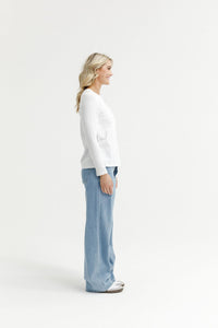 HOME LEE_TAYLOR TEE LONG SLEEVE WHITE _ TAYLOR TEE LONG SLEEVE WHITE _ Ebony Boutique NZ