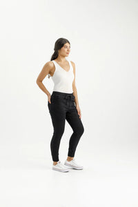 HOME - LEE_WEEKENDER JEANS JET BLACK _ WEEKENDER JEANS JET BLACK _ Ebony Boutique NZ