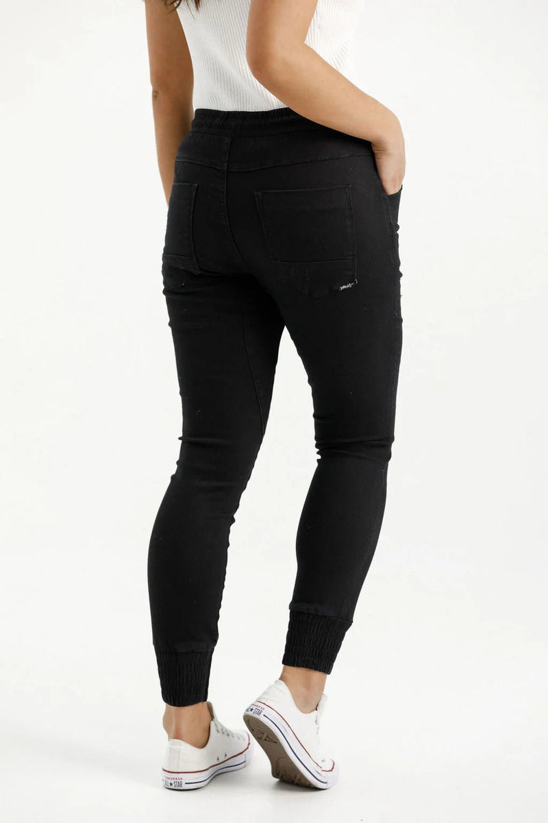 HOME - LEE_WEEKENDER JEANS JET BLACK _ WEEKENDER JEANS JET BLACK _ Ebony Boutique NZ