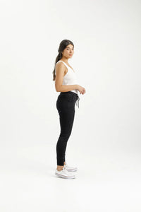 HOME - LEE_WEEKENDER JEANS JET BLACK _ WEEKENDER JEANS JET BLACK _ Ebony Boutique NZ