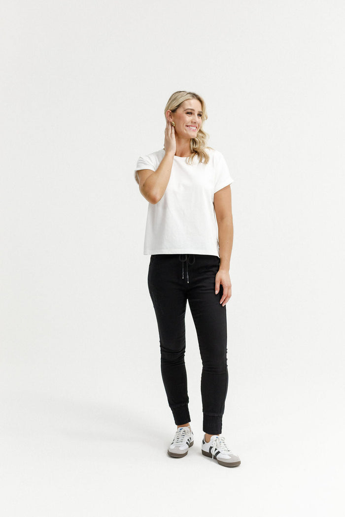 HOME - LEE_WEEKENDER JEANS JET BLACK _ WEEKENDER JEANS JET BLACK _ Ebony Boutique NZ