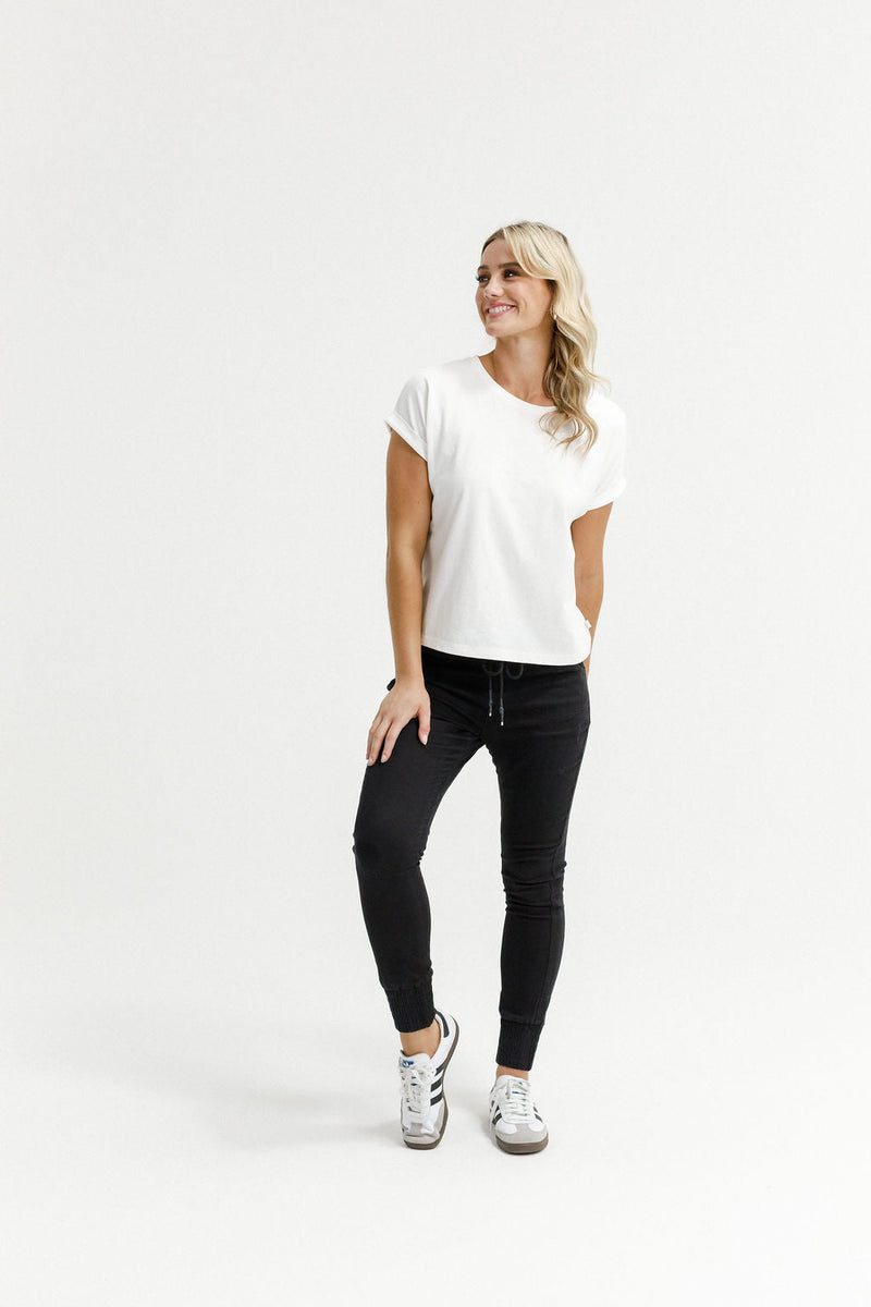 HOME - LEE_WEEKENDER JEANS JET BLACK _ WEEKENDER JEANS JET BLACK _ Ebony Boutique NZ